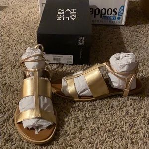 Good Naturalizer Sandals (Never worn)